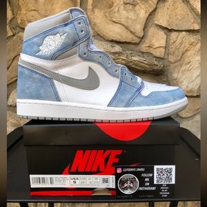Air Jordan 1 Retro High Hyper Royal Size 9
